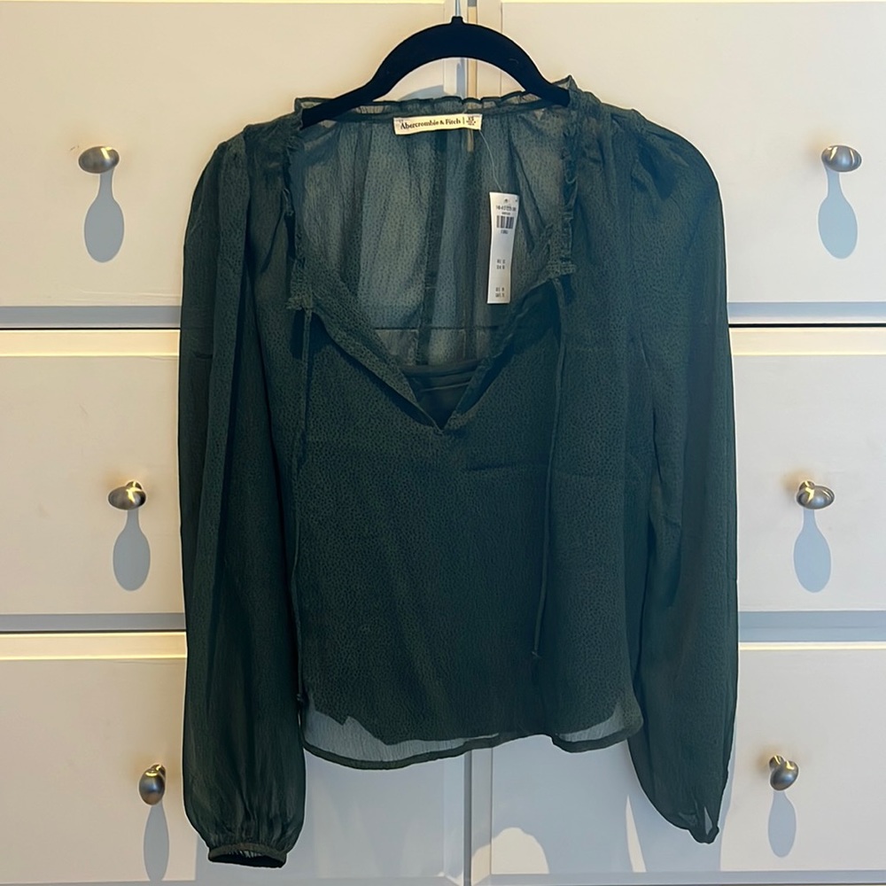 Abercrombie & Fitch top in XS! NWT